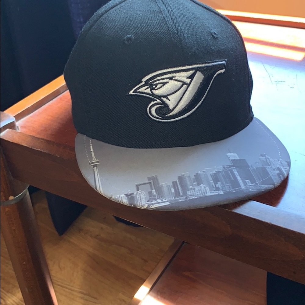 Toronto Blue Jays Hat-skyline edition